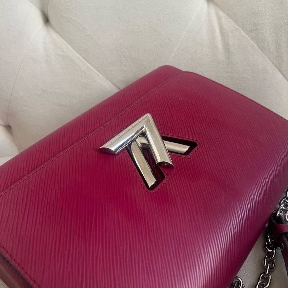 Louis Vuitton Burgundy Chain Epi Twist Bag - Picture 8 of 17